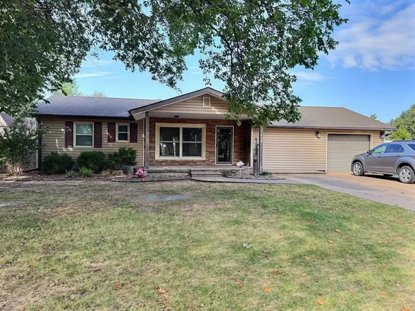 921 Lawrence, Pratt, KS 67124