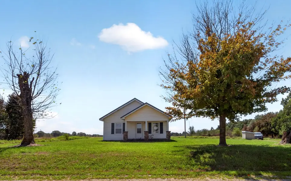 4956 E 800 RD, El Dorado Springs, MO 64744