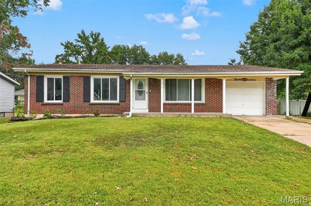 1319 Coppergate LN, Spanish Lake, MO 63138