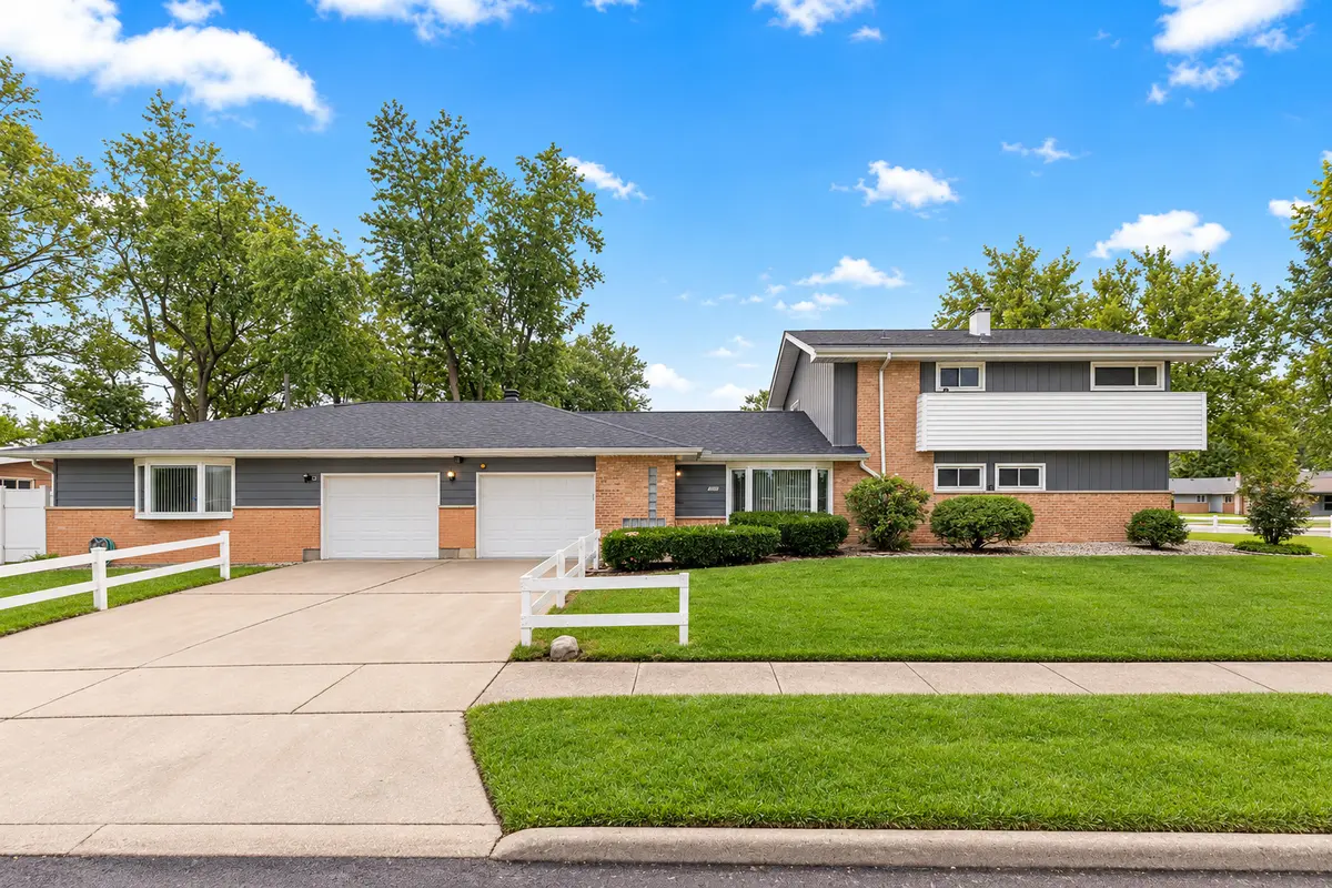 369 Waverly ST, Park Forest, IL 60466