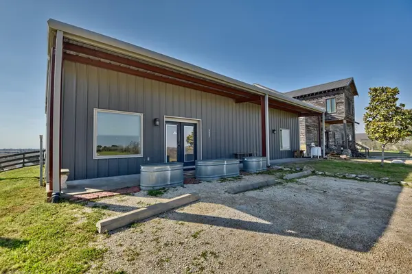 2645 Kallus RD, La Grange, TX 78945