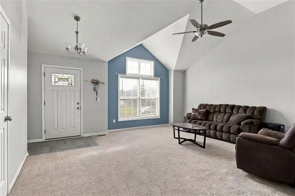 405 Flame WAY, Baldwin City, KS 66006