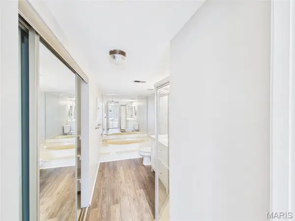 1436 Heritage LNDG #206, St Charles, MO 63303