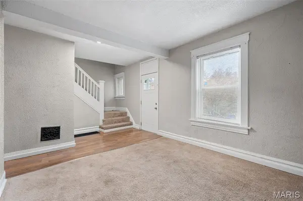 3706 Neosho ST, St Louis, MO 63116