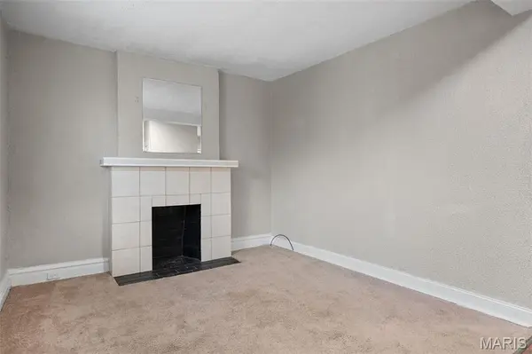 3706 Neosho ST, St Louis, MO 63116