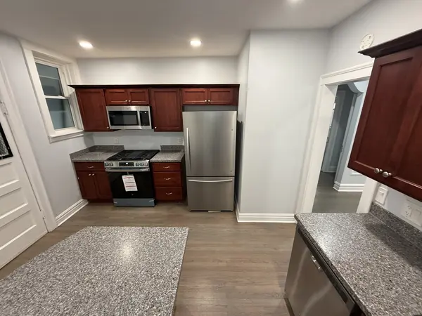 2827 W Lunt AVE #1, Chicago, IL 60645