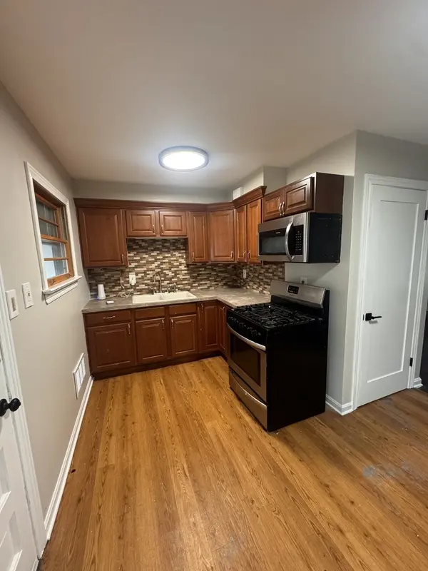 18748 Wentworth AVE, Lansing, IL 60438