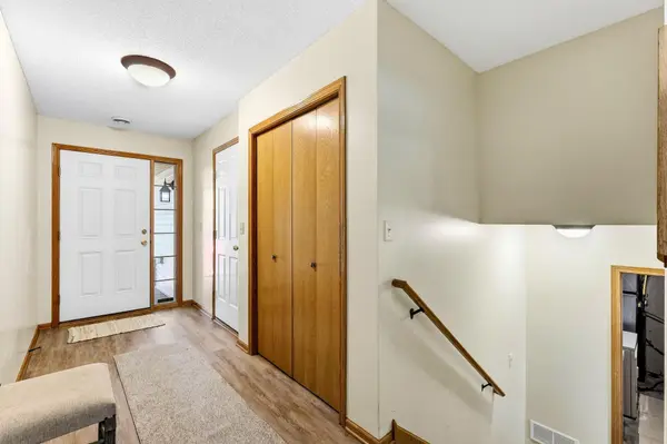 14252 Parkview LN NW, Prior Lake, MN 55372