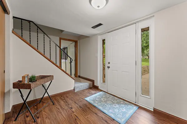 2624 Bittersweet LN, Maplewood, MN 55109