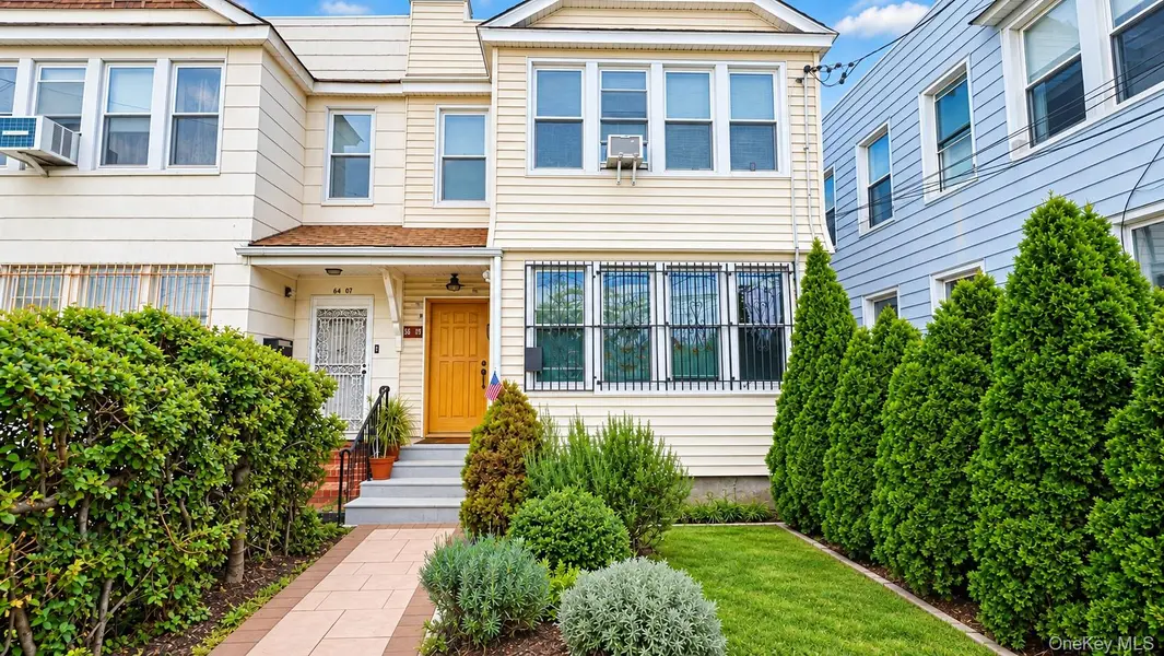 64-09 Woodside AVE #2 Family Frame, Woodside, NY 11377