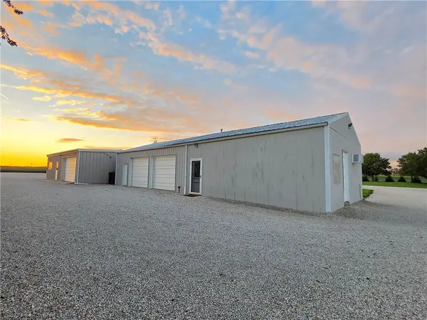 31356 NW Barton RD, Garnett, KS 66032