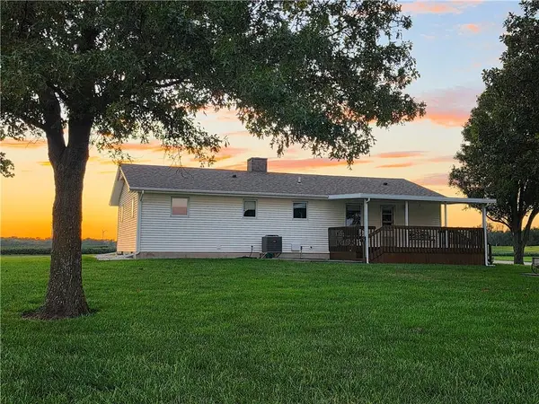 31356 NW Barton RD, Garnett, KS 66032