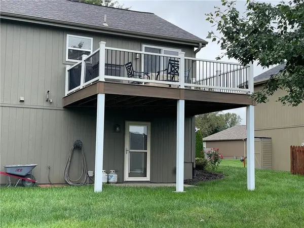 920 E 8th St CIR, Kearney, MO 64060