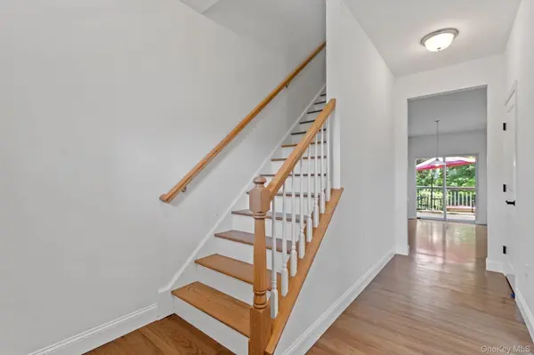 20 Karen CT, Poughkeepsie, NY 12603