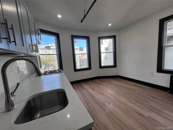188 Beach 115th ST, Rockaway Park, NY 11694