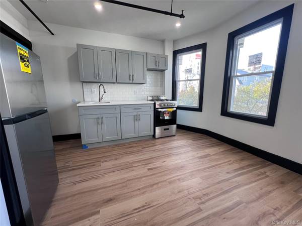 188 Beach 115th ST, Rockaway Park, NY 11694