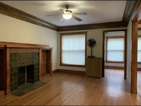 2332 E 70th PL, Chicago, IL 60649