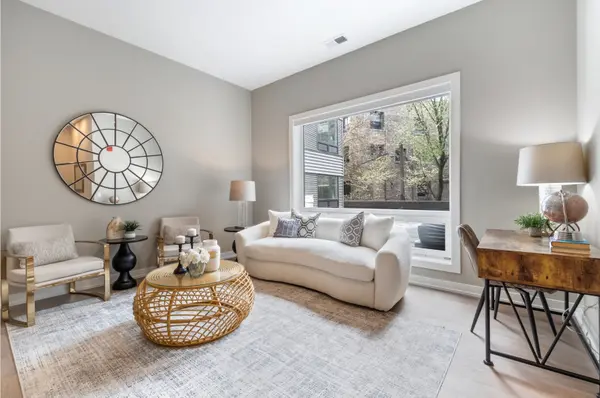 3217 N Clark ST #405, Chicago, IL 60657