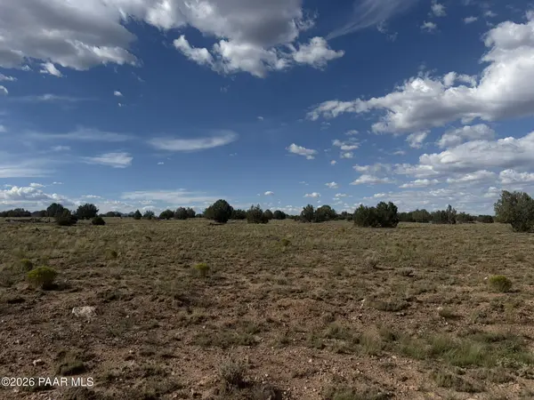 59ne Rocky Rabbit RD, Ash Fork, AZ 86320