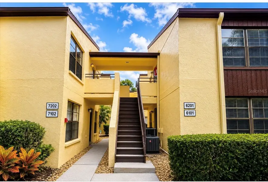 13608 S VILLAGE DR #6201, Tampa, FL 33618