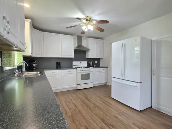 2814 Hawkshead DR, New Lenox, IL 60451