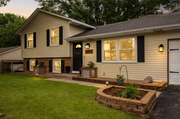15350 Drexel WAY, Apple Valley, MN 55124
