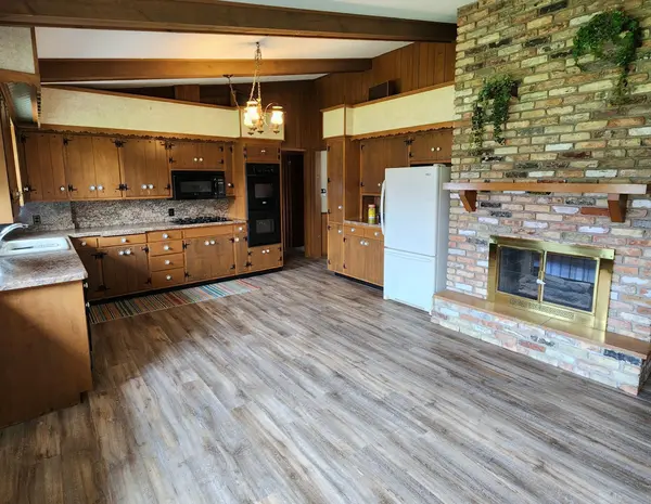 1015 Highway AVE, Bird Island, MN 55310