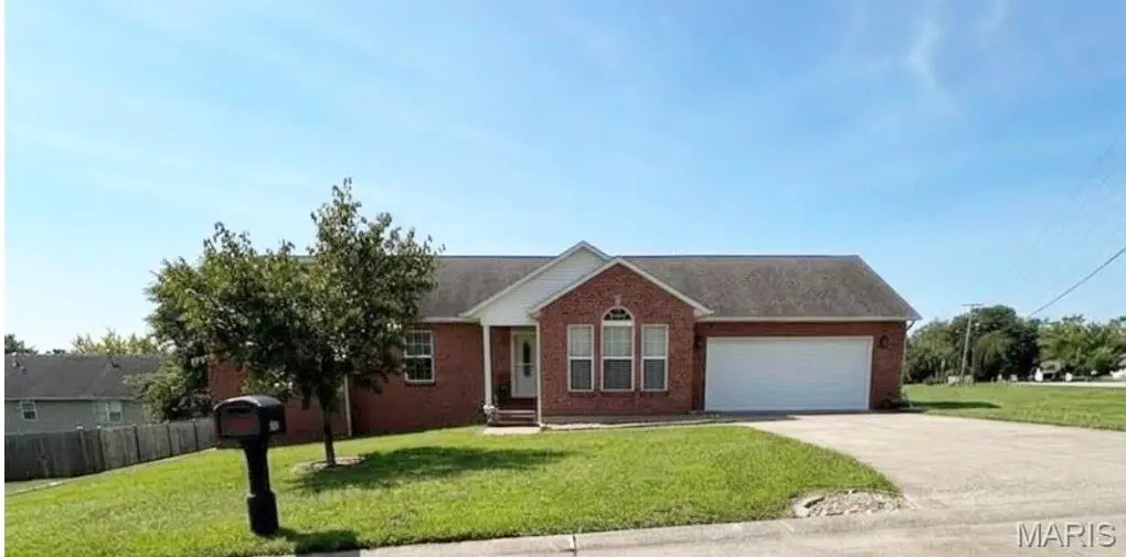 1425 Jennifer DR, Jackson, MO 63755