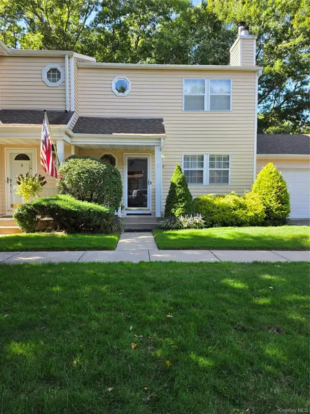 53 Hancock Commons, Yaphank, NY 11980
