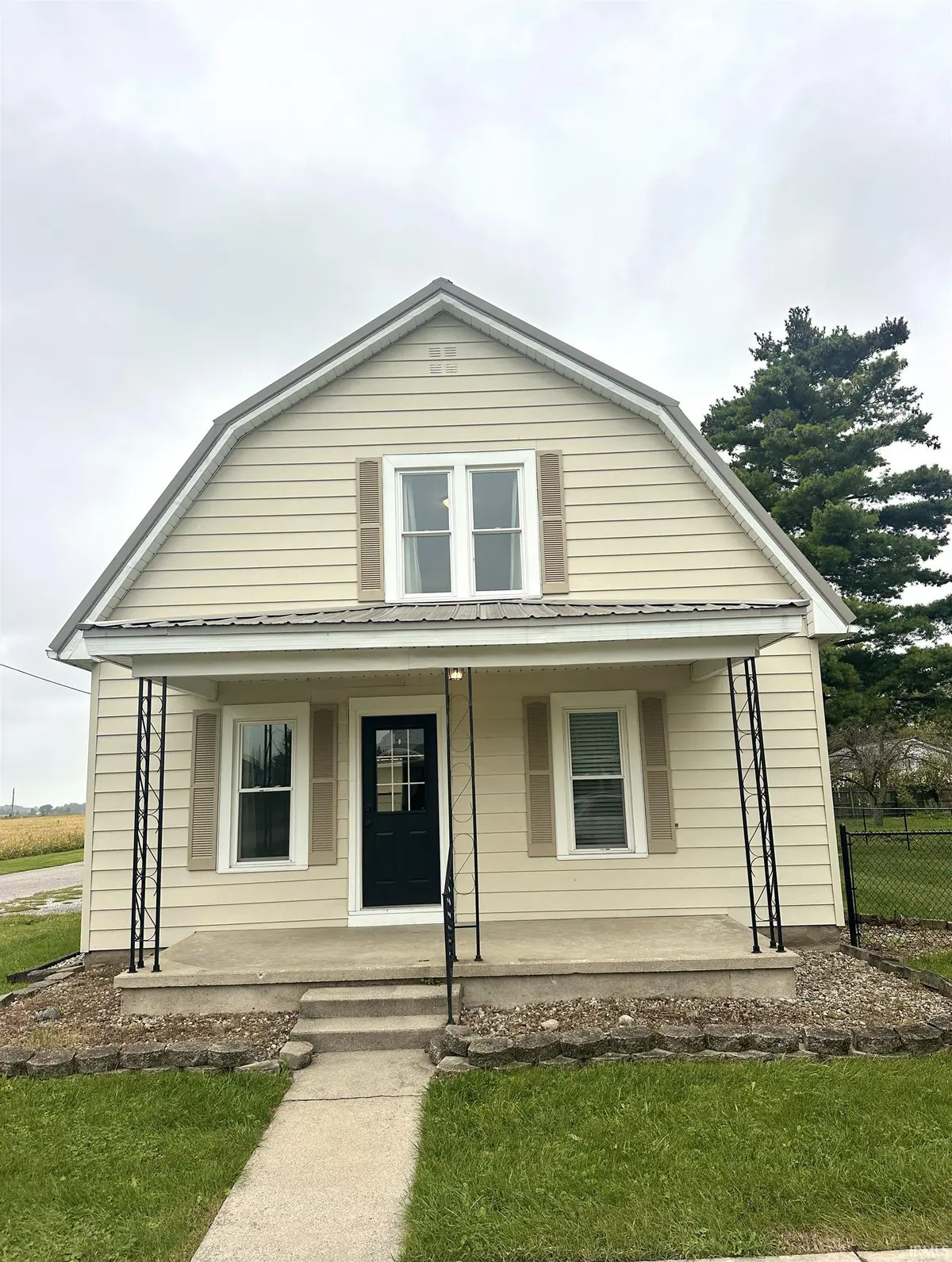 5806 N Sugar ST, Uniondale, IN 46791