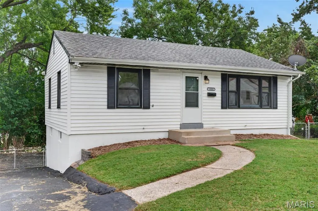 10832 Saint Henry CT, St Ann, MO 63074
