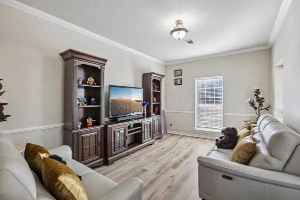 137 Trinity ST, Cedar Creek, TX 78612
