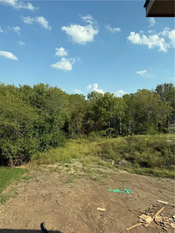 833 Reed DR, Raymore, MO 64083