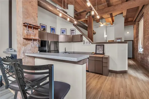 308 W 8th ST #201, Kansas City, MO 64105