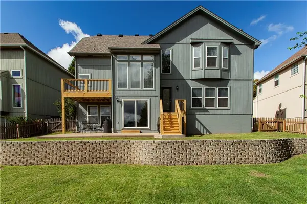 407 KILLARNEY LN, Smithville, MO 64089