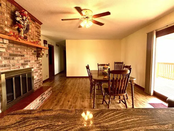 2643 S 850 E RD, Oakland City, IN 47660
