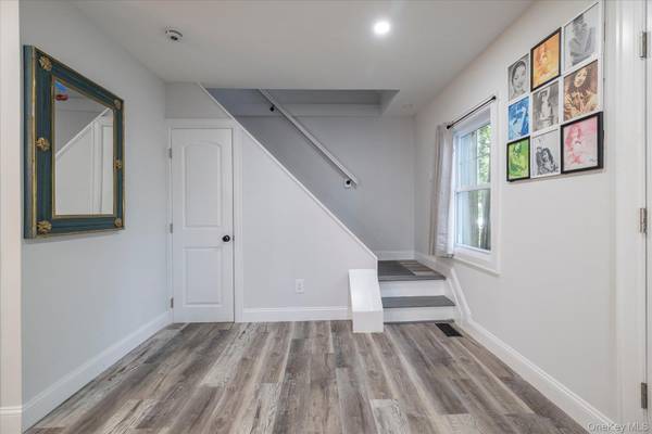 210 N Delaware AVE, Massapequa, NY 11758