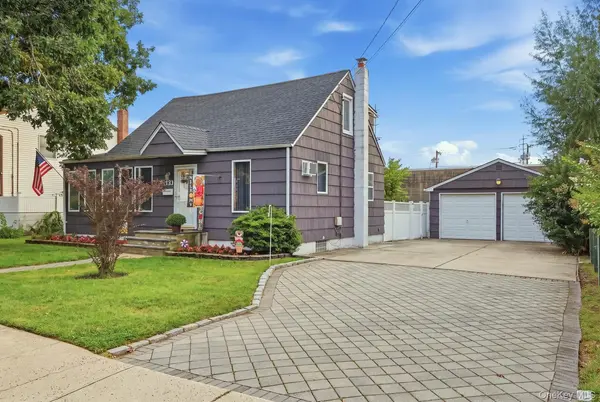 121 N Delaware AVE, Lindenhurst, NY 11757