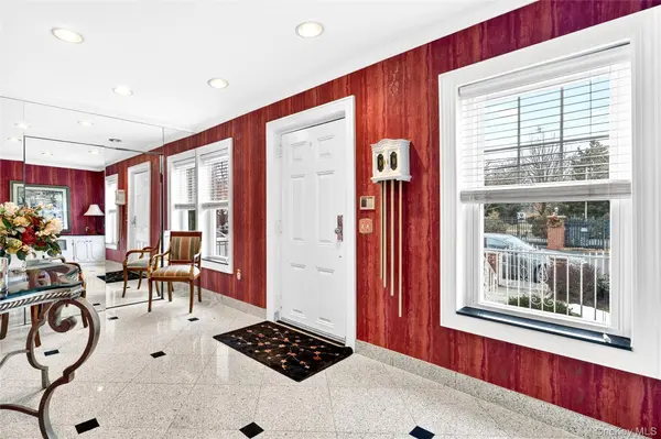 3334 Country Club RD, Bronx, NY 10465