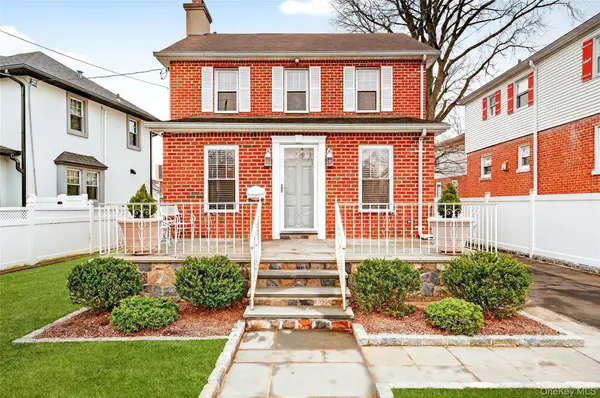 3334 Country Club RD, Bronx, NY 10465