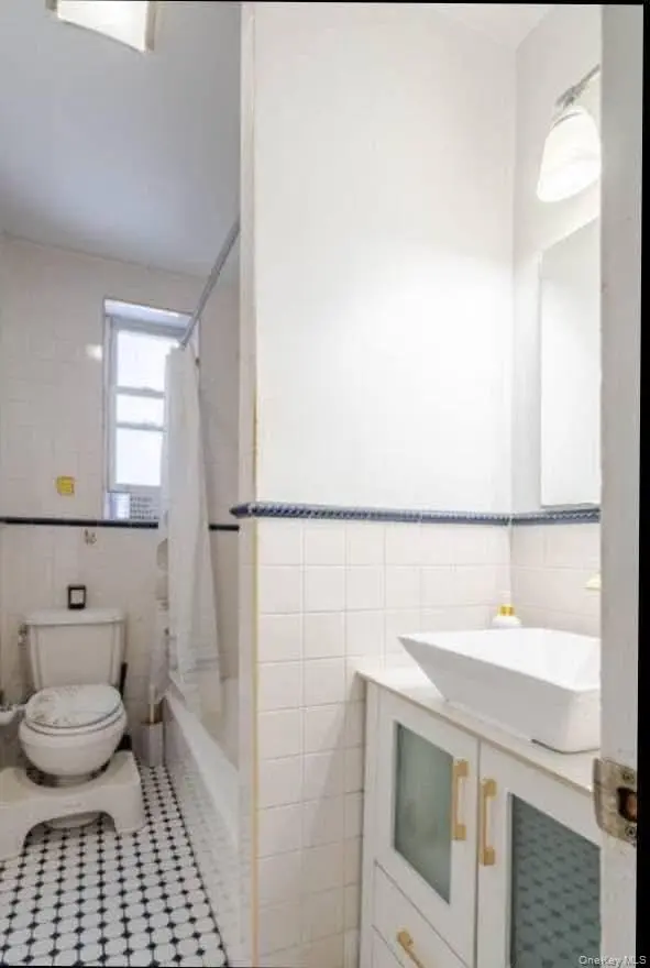 6536 Wetherole ST #103, Rego Park, NY 11374
