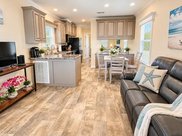 1607 ILLINOIS AVE, Bradenton, FL 34207