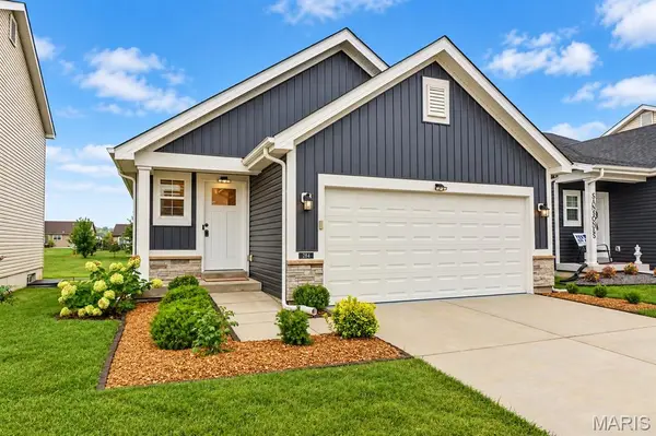 284 Crestfield CT, St Charles, MO 63301