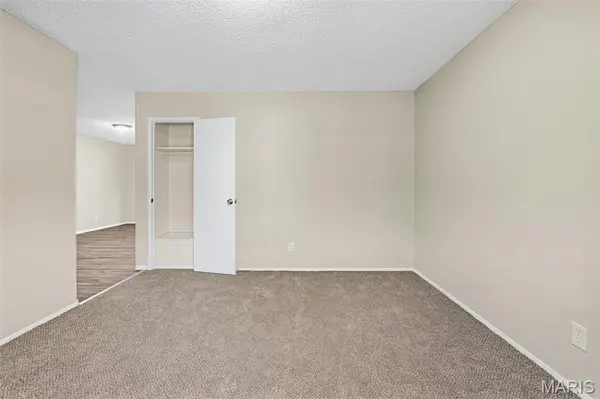 6766 Lesli Mari CT, Florissant, MO 63033