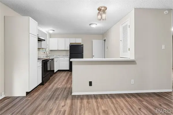 6766 Lesli Mari CT, Florissant, MO 63033