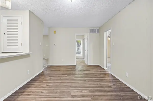 6766 Lesli Mari CT, Florissant, MO 63033
