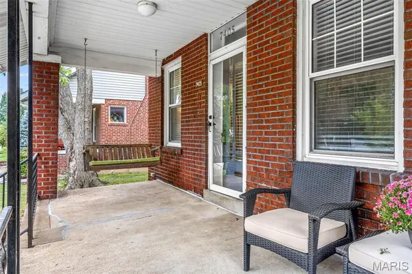 7405 Zephyr PL, Maplewood, MO 63143