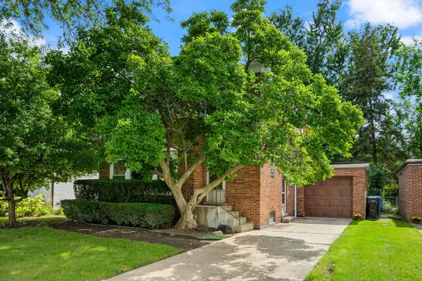 2907 W Bryn Mawr AVE, Chicago, IL 60659