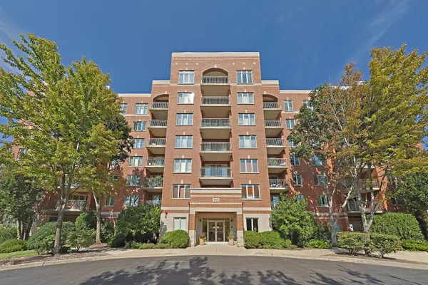 370 S Western AVE #701, Des Plaines, IL 60016