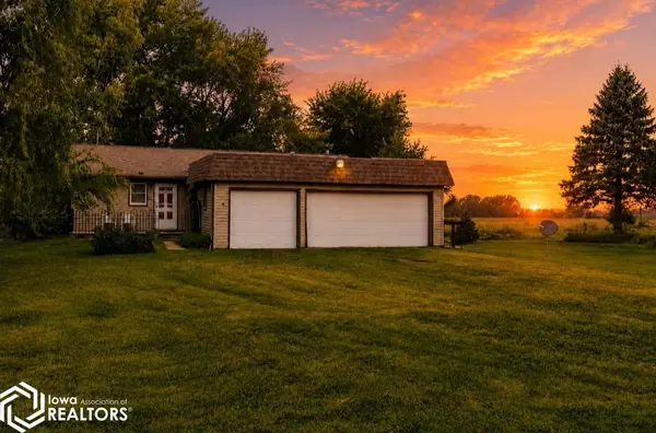 1955 Vine AVE, Marshalltown, IA 50158